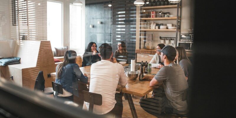 Start-up oder angestellt? – Lohnt sich die Gründung eines Kleinunternehmens?