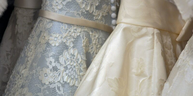 Das passende Brautkleid finden: Die Emotionen hinter der Suche nach dem idealen Kleid